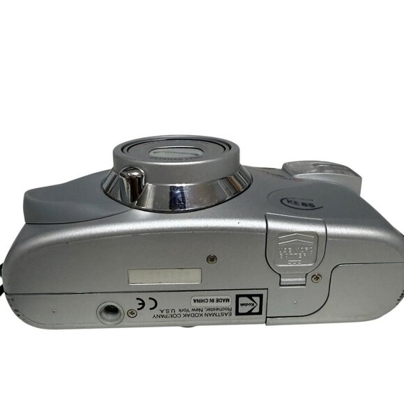 Kodak KE85 Easy Load 35 mm Camera Untested - Picture 4 of 8